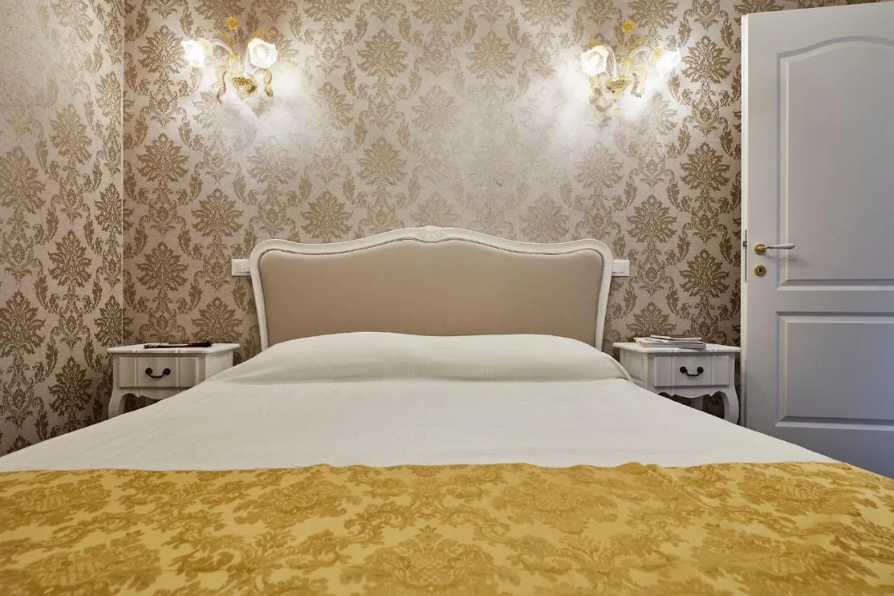 “The Casanova” In Venice Mestre Apartment